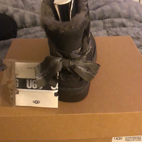 Boots - Picture 3 of 3